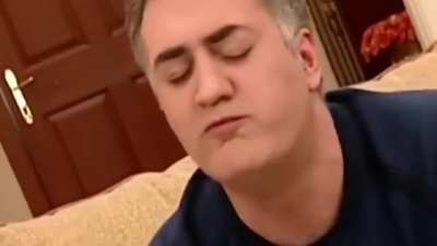 Haluk lahmaç yiyor