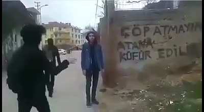 Çöp Atmayın Atana Küfür Edilir