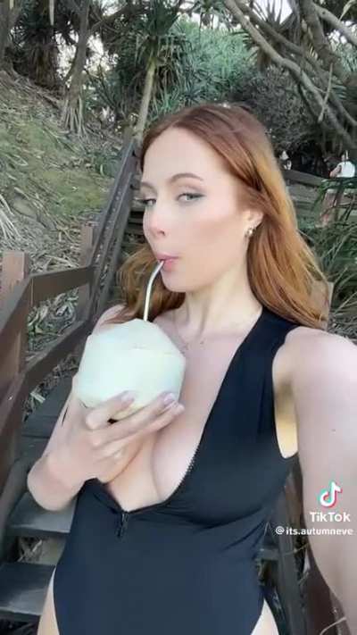 It’s.<wbr>autum<wbr>neve 19yo redhead