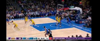 [Highlight] Josh Giddey with a glee pass to Favors