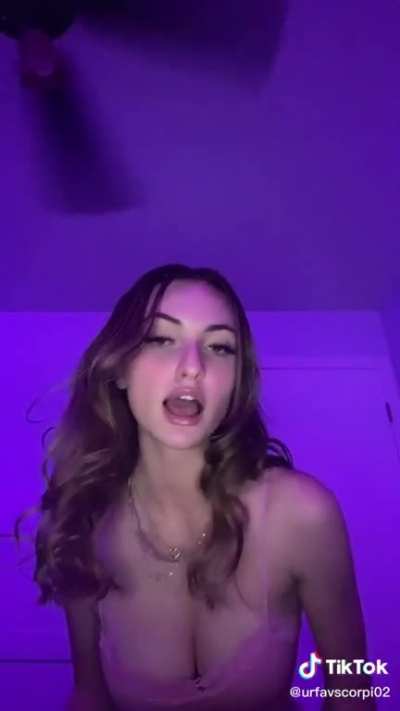 Anyone know her accs
