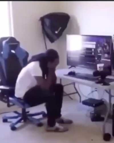 me whenever bruce stops streaming