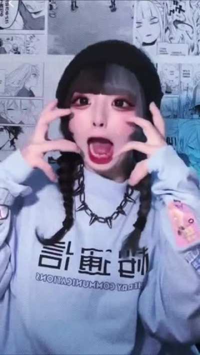 The randomness of TikTok Japan. I can't stop watching!