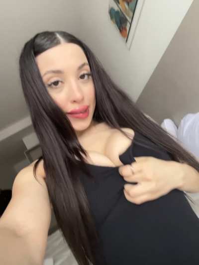 Let me bounce on your face and on your cock!