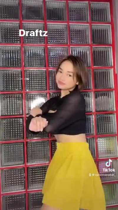 Xyriel Manabat