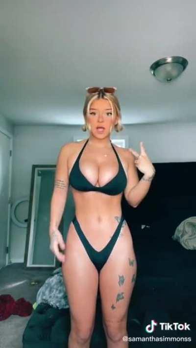 Blonde Thot