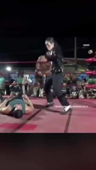 Michael Jackson isn’t dead, he’s wrestling in Mexico
