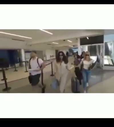 Throwback when people caught Priyanka hiring fans in USA.