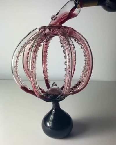 Glass octopus wine decanter