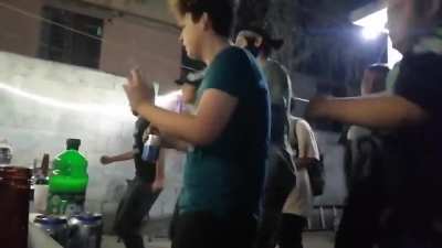 Fans de joji bailando gimme love.
