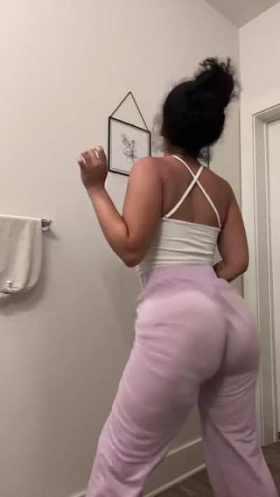 Distracts The Cops on Duty, Walkin' Round Shakin' Nuthin' But Booty