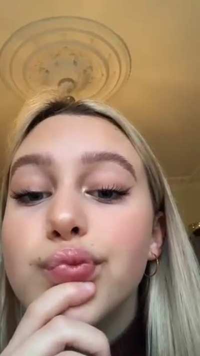 👅👅👅