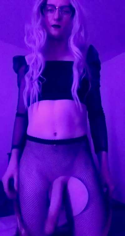 My skirt is off… now what daddy? 🤤