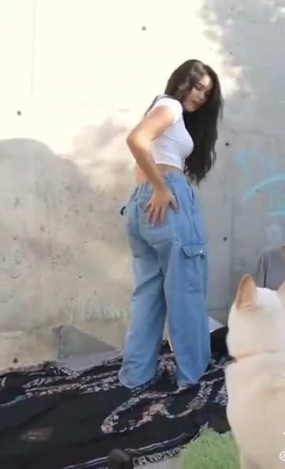 I wanna spank her ass 😩