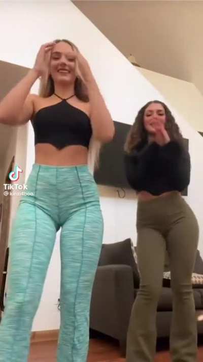 Left or Right 🍑👀