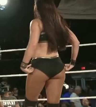 Ivelisse underated ass