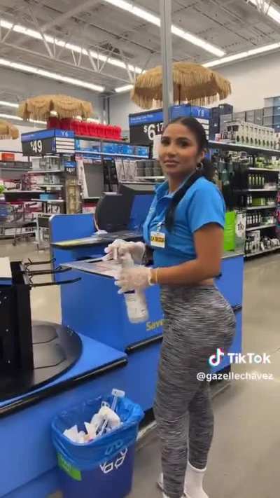 I GYATT to go to Walma<wbr>rt🍑🥵