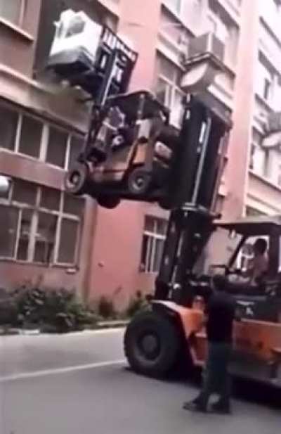 Maybe a 3rd forklift would've worked.