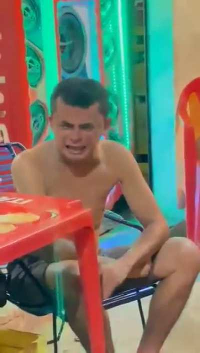 Vendeu Bolsa a 70.000 e comprou BTC a US$ 60.000 com dólar a R$5,70. 🤣