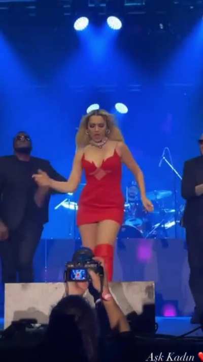 Hadise ❤️‍🔥