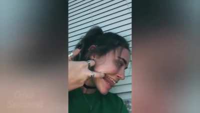 She got scarry tongue!