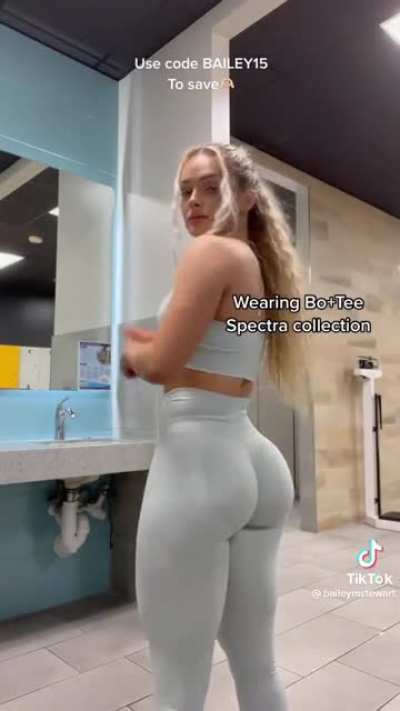 phat ass gym blonde....