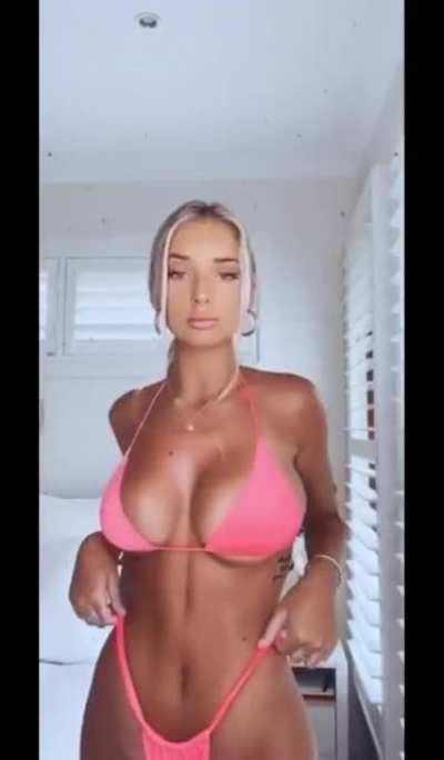 Does anyone know her name. First name is Avalon