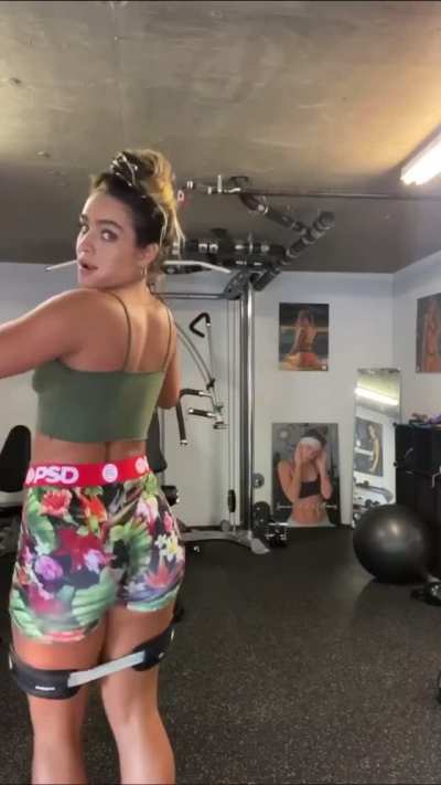 The jiggle always gets me 🥺🔥🍑