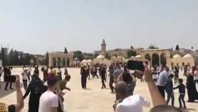Israel is attacking worshipers in al aqsa again