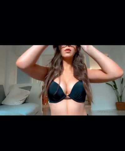 mikaylah_au