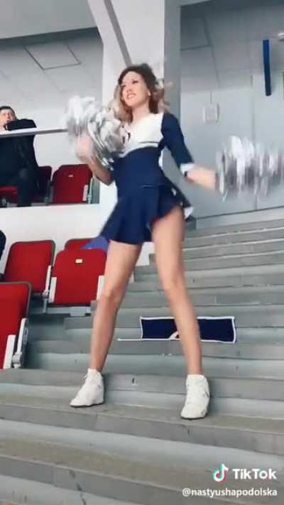 Lan oğlum bu neymiş bee. Gece gece sizinle de paylaşmak istedim bu üst düzey videoyu. Bağımlılık yaptı amk. Nsfw koymaya gerek olmadığını düşün<wbr>üyoru<wbr>m dans eden ponpon kız sonuçta. Harika aq