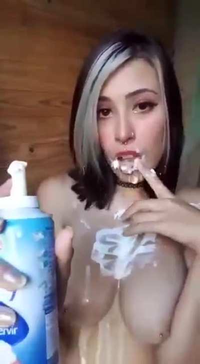 Ya saben quien es POR FAVOR NO DIGAN EL NOMBRE. Discreción. Pack completo en el grupo de telegram (1er comentario)
