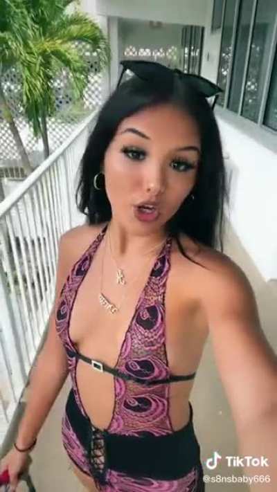 10/10 would love to see her be more risque