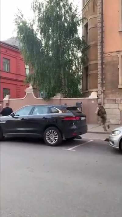 Latvian soldiers doing military excercise in the middle of a city.😨😨