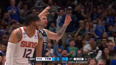 [Highlight] Luka takes it straight to Booker and finishes off the glass plus the and-one