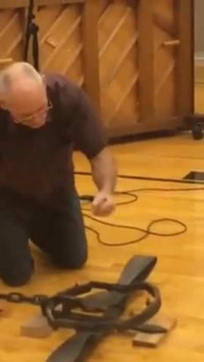 guy punches a beartrap