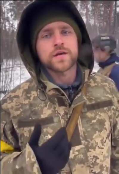Ukrainian soldier reads a Persian poet. Love and respect from all Iranian people to you. I hope this damned war would be ended soon and all of you brave men and women get back to your loved ones.
