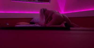 Sexy blonde gets her ass sniffed and licked🍑🤤