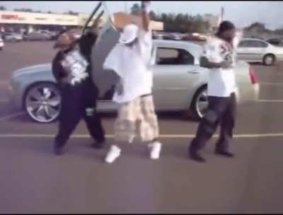 yall know the song to this?