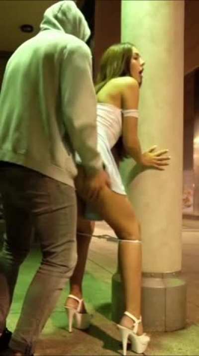 Alley Quickie Cumslut
