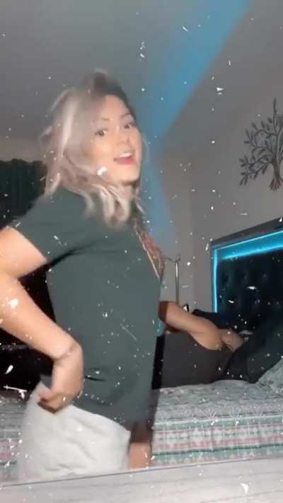 Taynara Conti