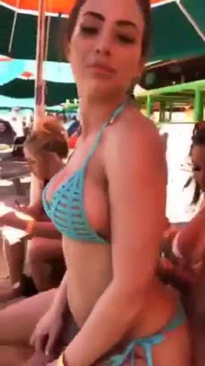 Beach flash hottie