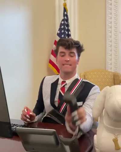White House hired influencer to tell zoomers get vaccinated