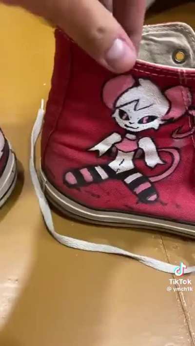 Boykisser shoes?