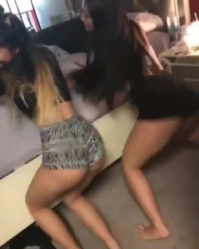 Teens twerking in bedroom