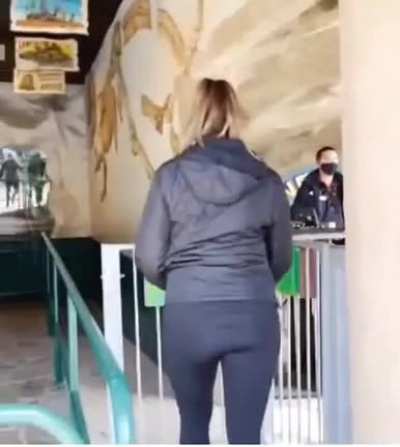 Fucking hell..🍑