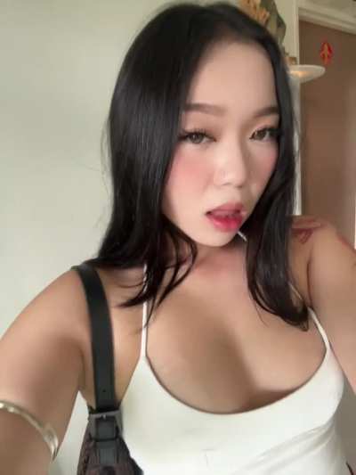 Insta @zxairaaa