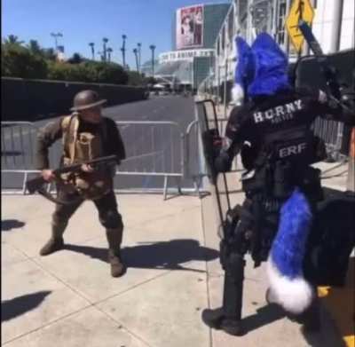 KILL FIGHT DIE!!! THATS WHAT A GOOD SOLDIER SHOULD DO!!!!