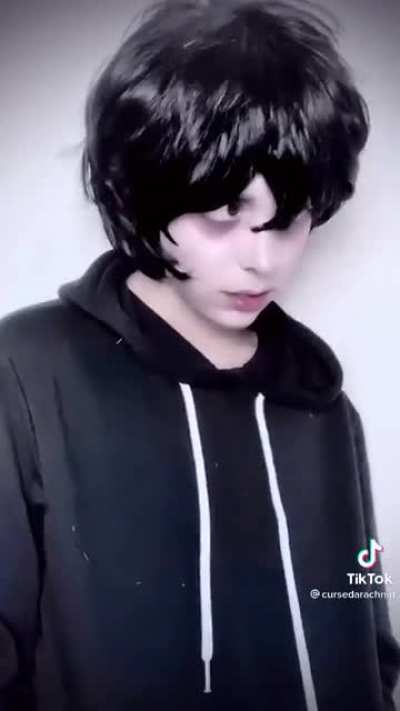 I’m so edgy, look at my awkward facial expressions