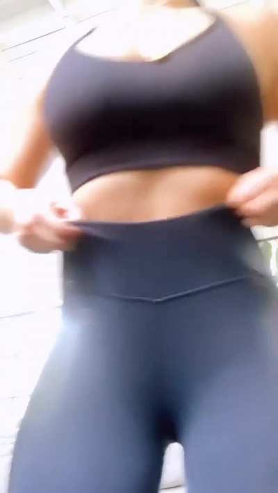 She Got Them Thangs